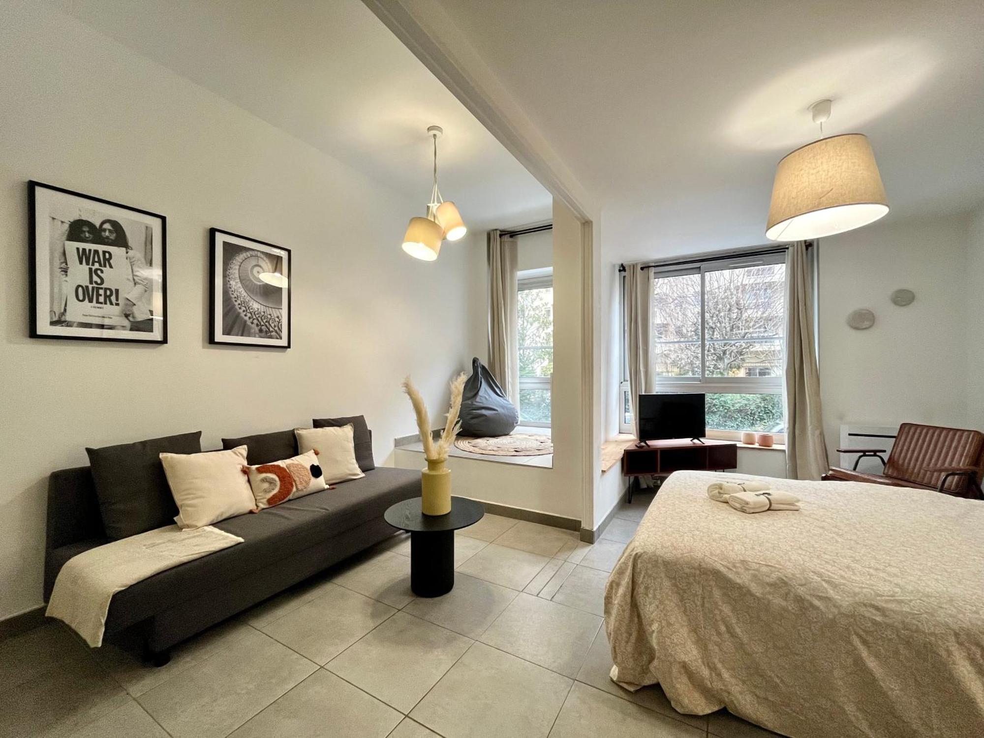 Suite Danbury Lyon Eksteriør billede